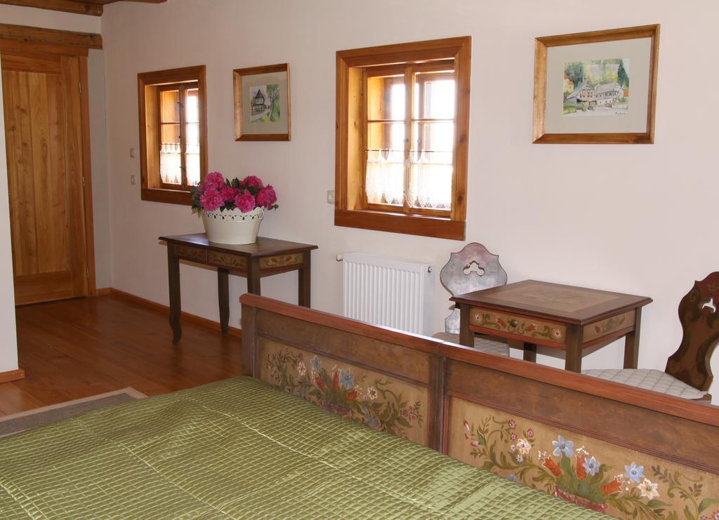 Zagroda Kolodzieja ズゴジェレツ 部屋 写真